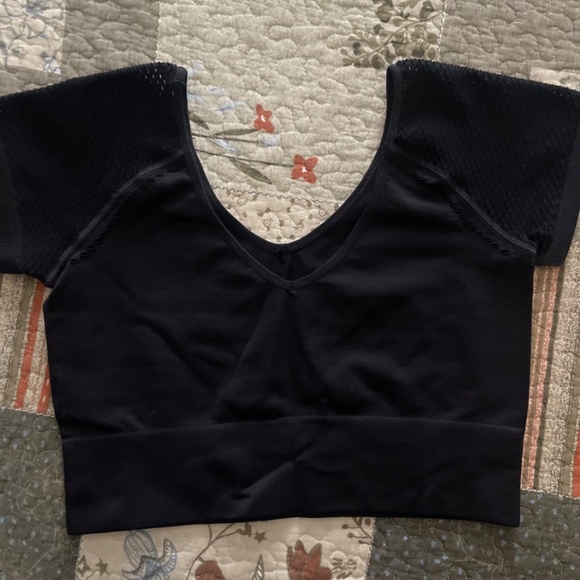 Aerie Offline Workout Crop - Picture 3 of 4